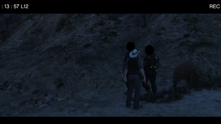 Un mystérieux groupe prend en otage des agents LSPD