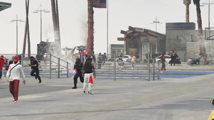 Tensions à Vespucci Beach : Le Nouveau Poste de Police Divise la Communauté