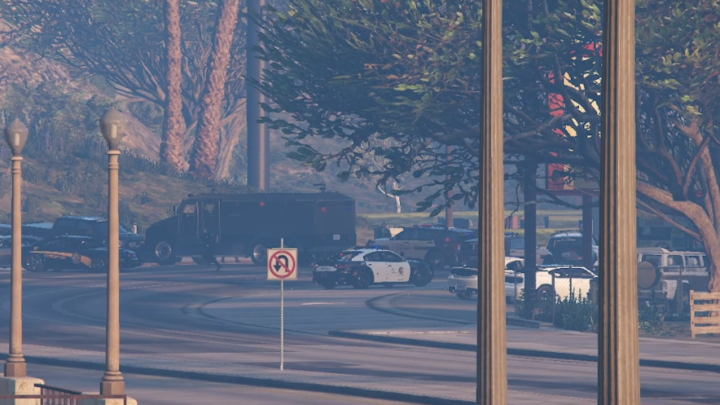 Opération policière sur Mirror Park