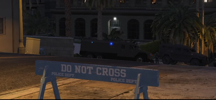 Descente de police et fusillade au même moment : un samedi soir agité à Vinewood